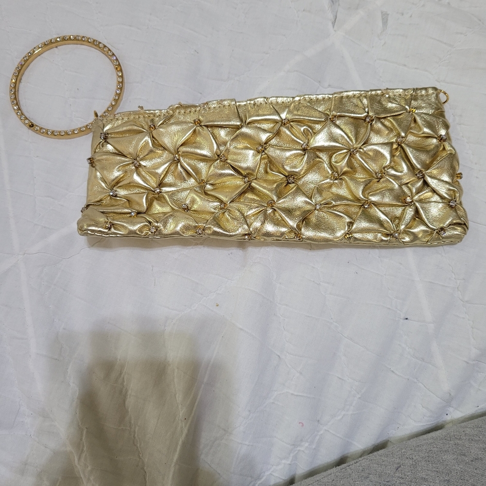 (3561) NO NAME TAG, Gold colored Clutch bag with Rhinestones
